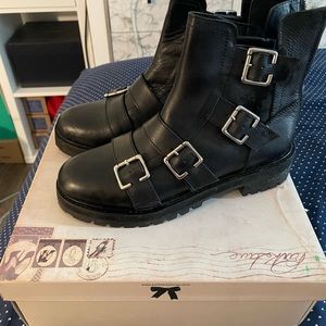 Park lane chunky buckle flat boots